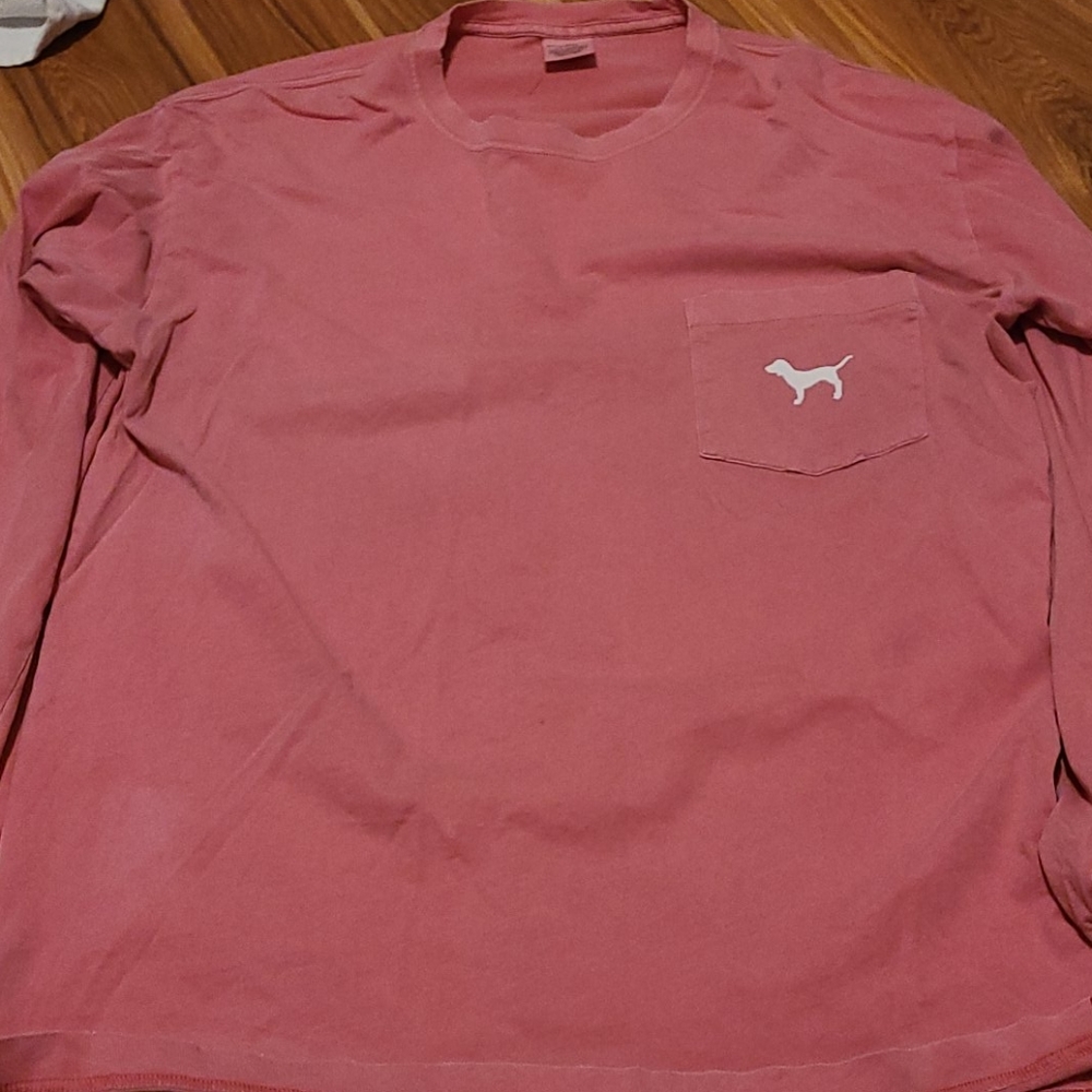 pink shirt